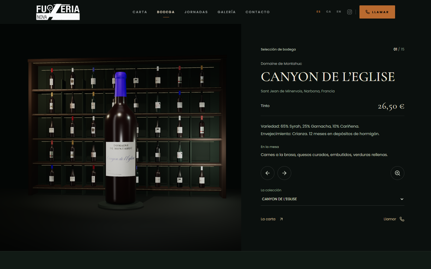 Captura de la bodega interactiva de Nova Fusteria con botellas y la ficha del vino seleccionado.